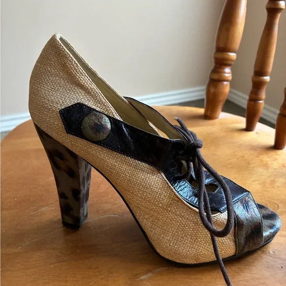 Naughty Monkey Size 8 Beige/Brown/Green Woven Peep-Toe Lace-Up Heels - Picture 2 of 8